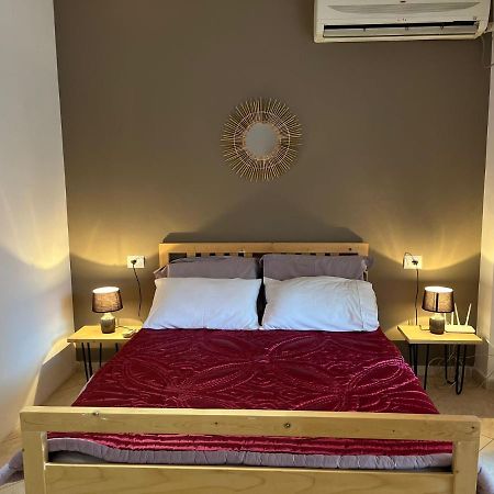 Lungomare Vlore Con Garage Privato 2 Apartment Luaran gambar