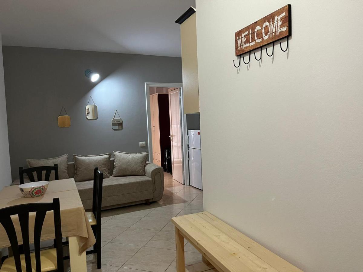 Lungomare Vlore Con Garage Privato 2 Apartment Luaran gambar