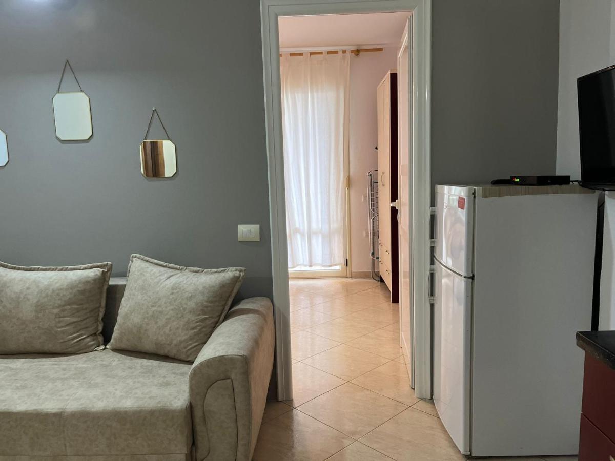 Lungomare Vlore Con Garage Privato 2 Apartment Luaran gambar