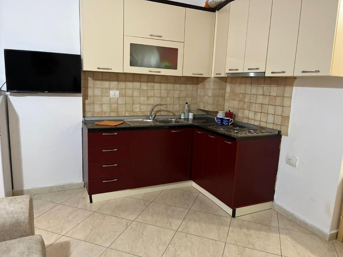 Lungomare Vlore Con Garage Privato 2 Apartment Luaran gambar