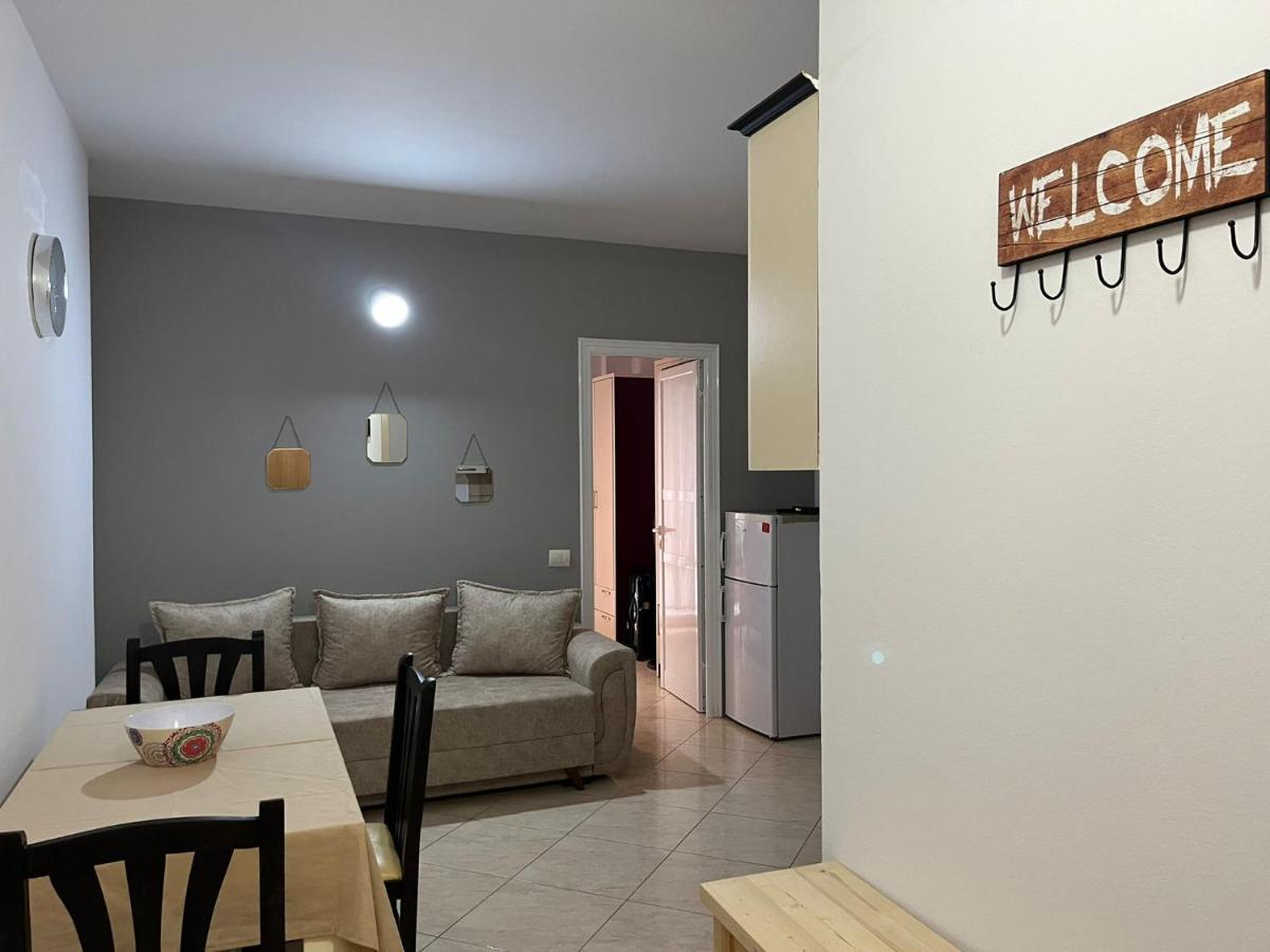 Lungomare Vlore Con Garage Privato 2 Apartment Luaran gambar